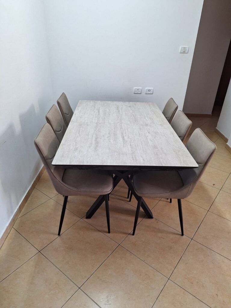 פינת אוכל אצל לקוחות, אחרי ההרכבה